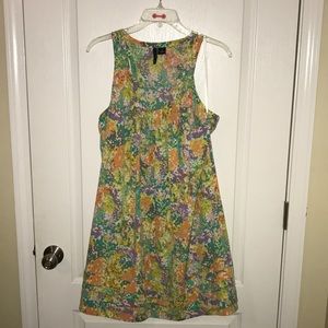 Cute floral dress! EUC. 35” from shoulder to hem.